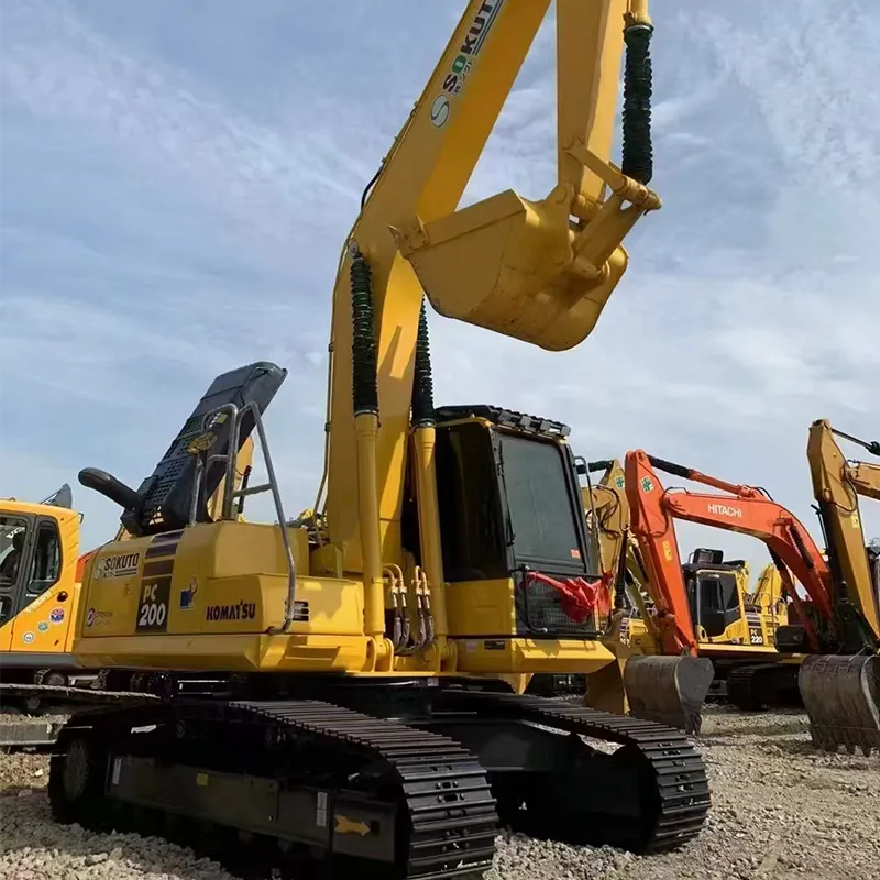 Komatsu PC220 Excavator